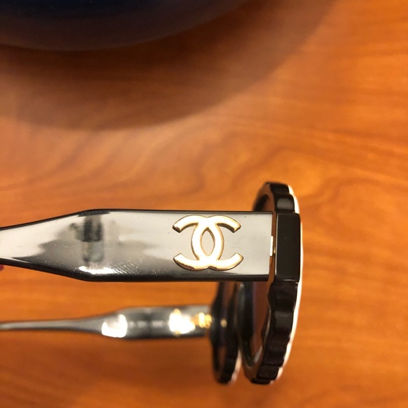 Vintage Chanel 03524 C0229 Sunglasses - Picture 6 of 12